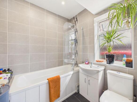 3 bed Semi-Detached for sale Image 6