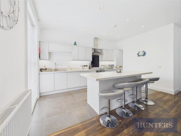 2 bed Apartment for sale Image 5