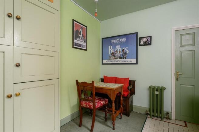 2 bed Apartment for sale Image 6