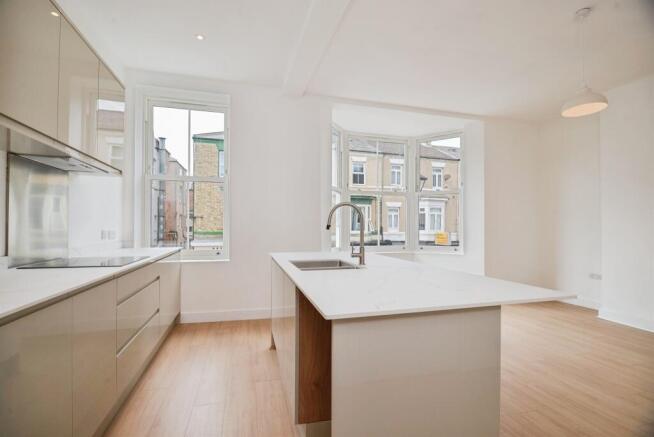 2 bed Flat for sale Image 4