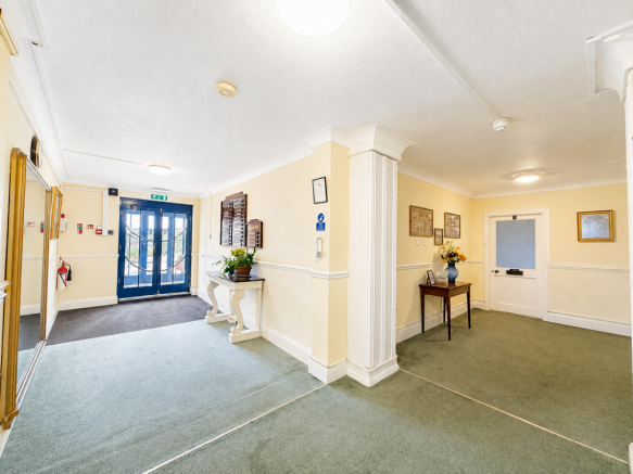 1 bed Flat for sale Image 11
