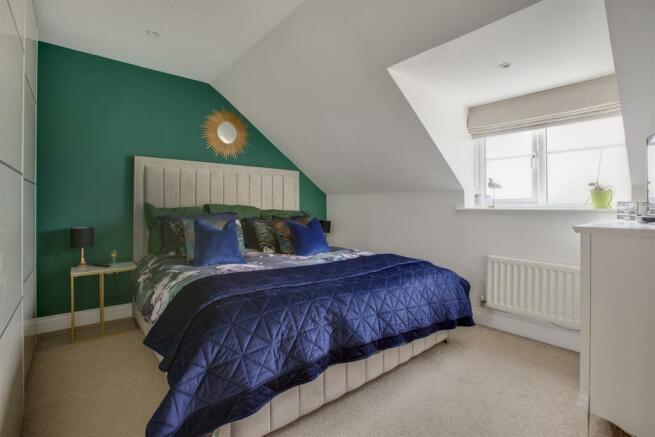 7 Red Kite Way, HP13 5SF-4.jpg