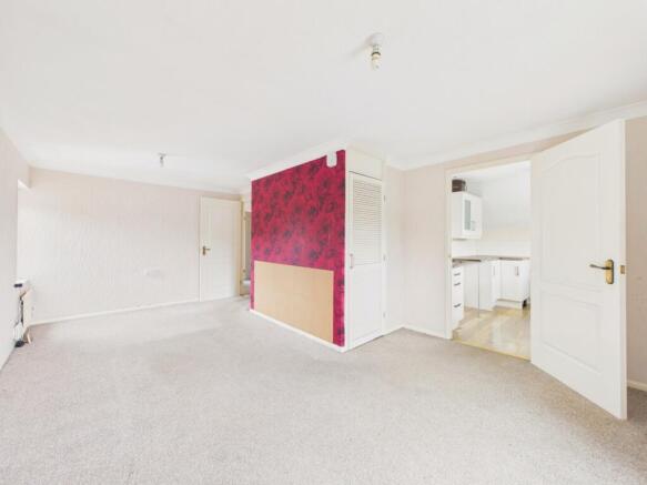 2 bed Flat for sale Image 5