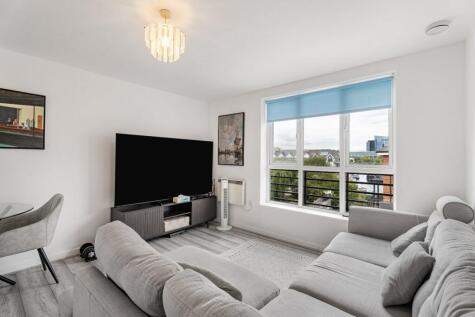 Booth House,
High Street, TW8