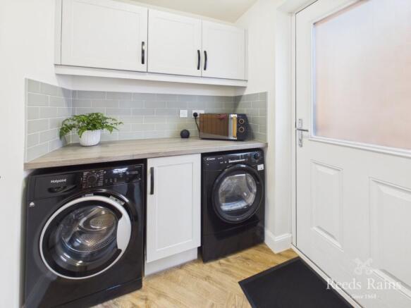 4 bed Detached for sale Image 12