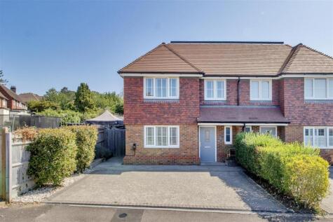 Richards Close, Chiddingstone Causeway
