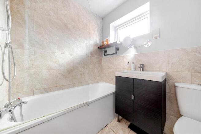 4 bed Detached for sale Image 11