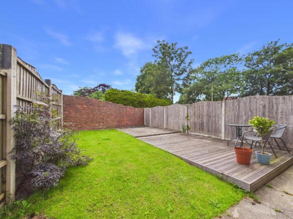 3 bed Town House for sale Image 4