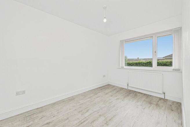 5 bed Detached Bungalow for sale Image 11