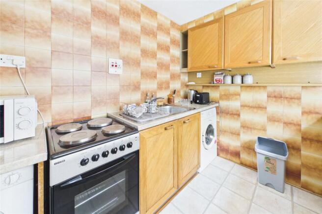 2 bed Flat for sale Image 4