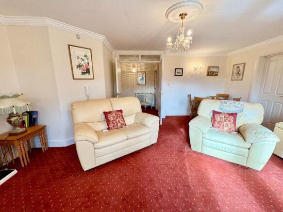 2 bed Flat for sale Image 6