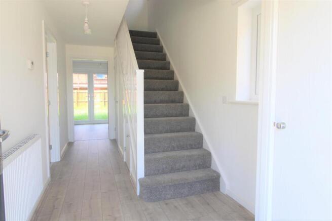 3 bed Semi-Detached to rent Image 4