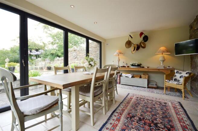 Garden Room 2.JPG