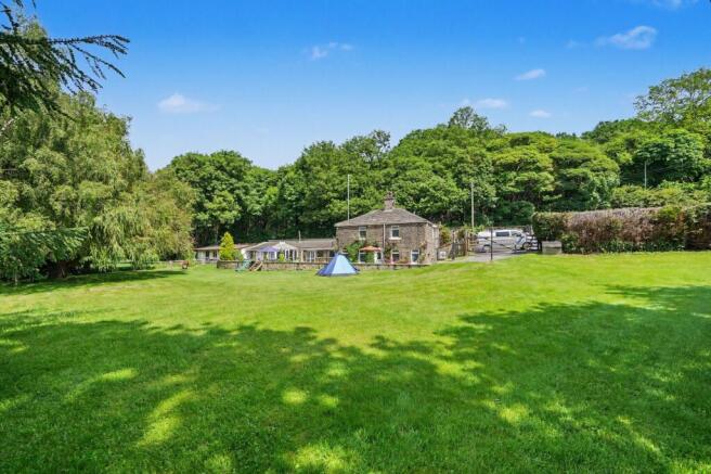 4 bed Detached for sale Image 4