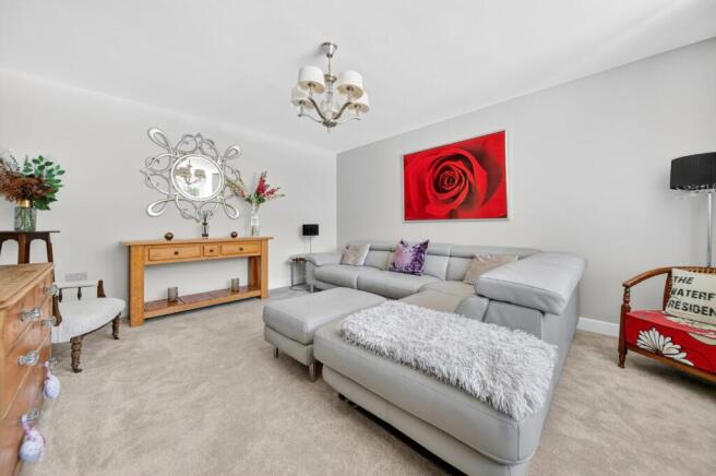 4 bed Detached for sale Image 10