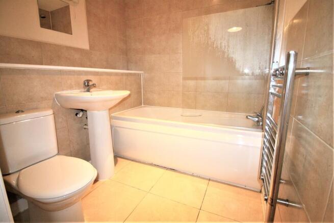 1 bed Apartment to rent Image 4