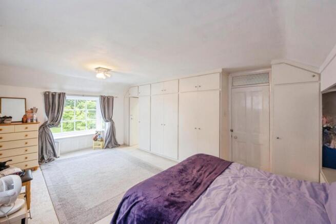 5 bed Cottage for sale Image 7