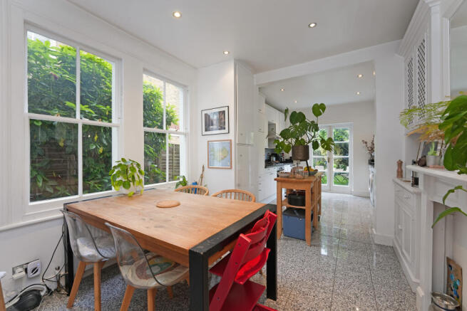 72637_45 Wavendon Av