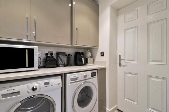 3 bed Detached for sale Image 11