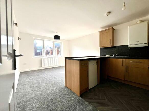 2 bed Ground Flat for sale Image 8