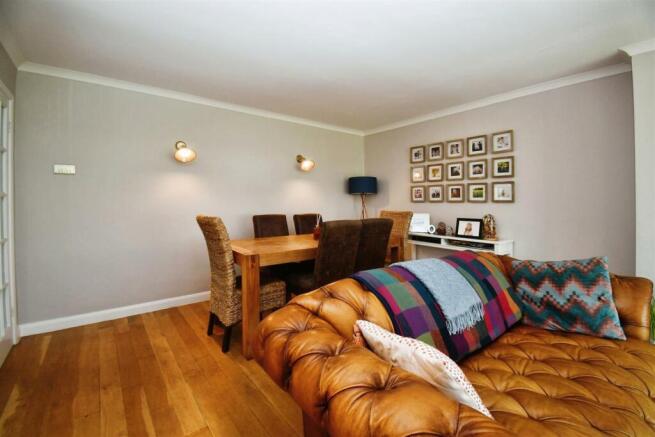 Lounge/dining room