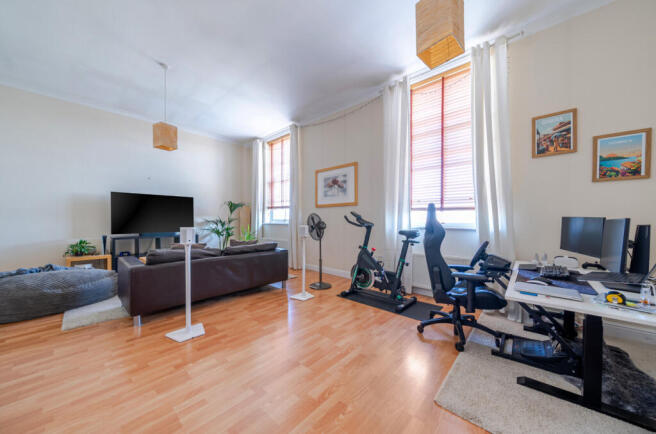 2 bed Flat for sale Image 6