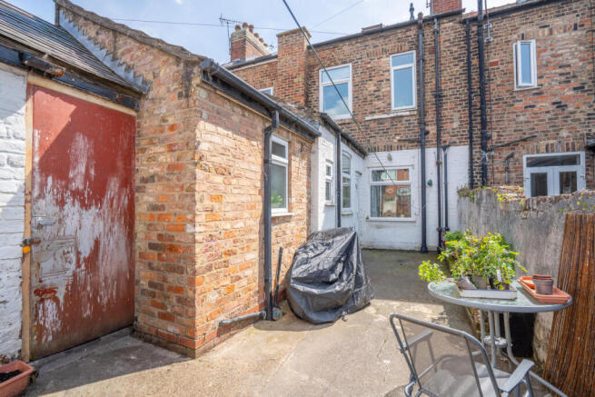 3 bed Terraced for sale Image 12