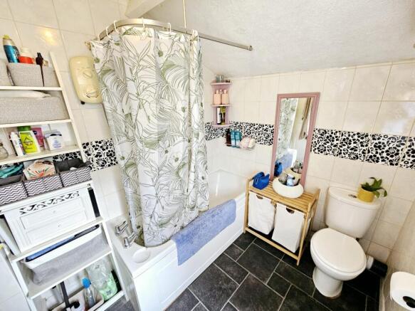 2 bed Terraced for sale Image 9