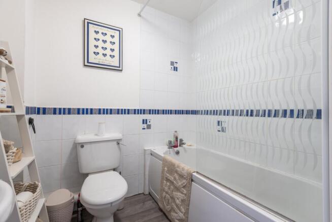 2 bed Flat for sale Image 9
