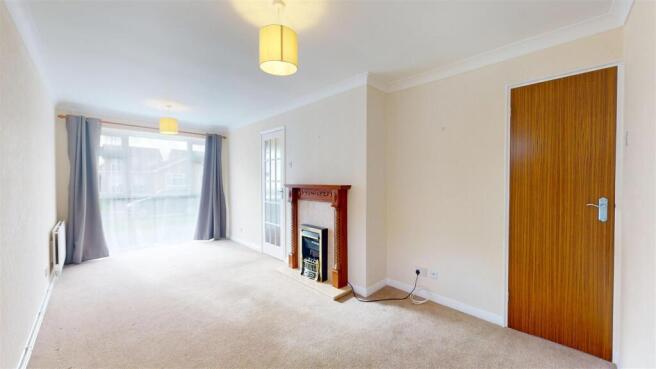 Saltdean Close, 1 Living Room.jpg