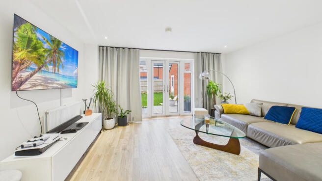 CAM04968G0-PR0085-STILL001