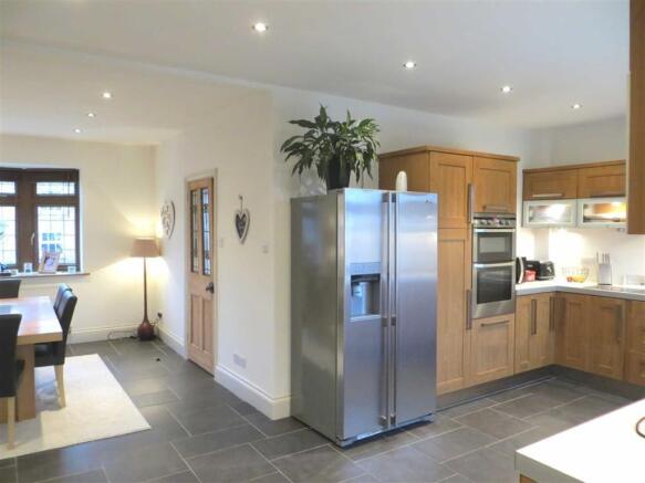 LIVING DINING KITCHE