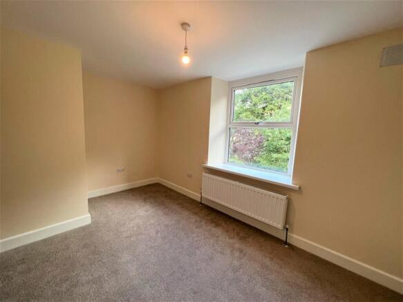 2 bed Flat to rent Image 8