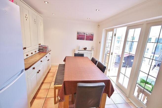 Kitchen Dining Area