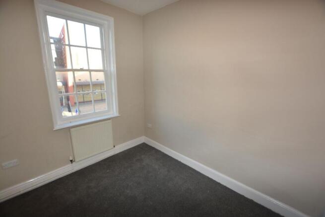 2 bed Flat to rent Image 11