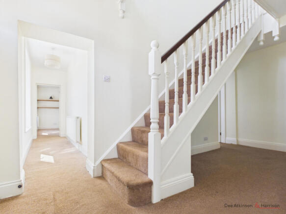 4 bed House to rent Image 7