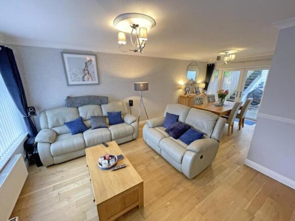 Baydon Close 11 - Living Room Front.jpg