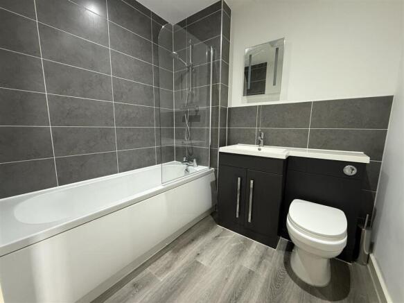 1 bed Apartment to rent Image 10