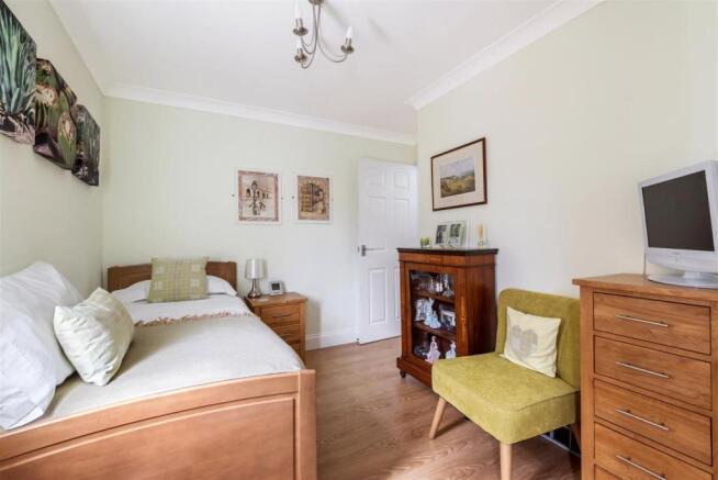 Bedroom 2.JPG
