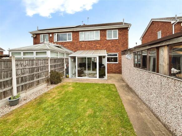 3 bed Semi-Detached for sale Image 12