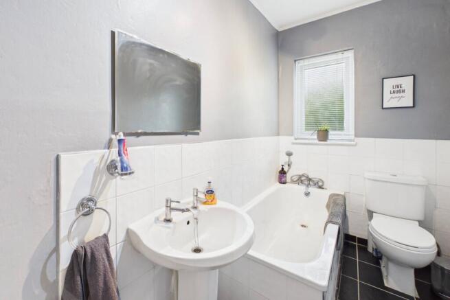 3 bed Terraced for sale Image 10