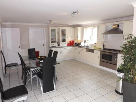 Kitchen/ Breakfast