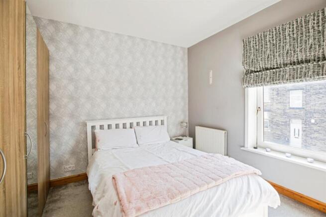2 bed Terraced for sale Image 6
