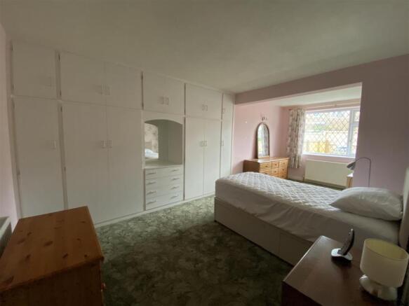 bedroom 12.jpeg