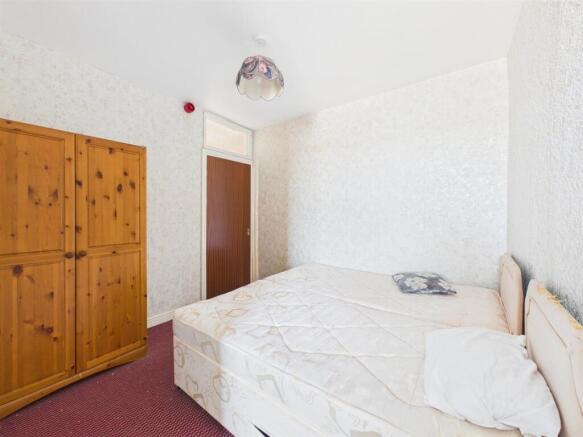 2 bed Flat for sale Image 8