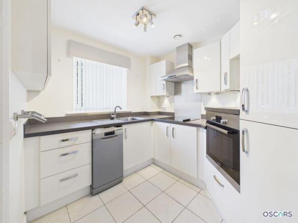 2 bed Flat for sale Image 4