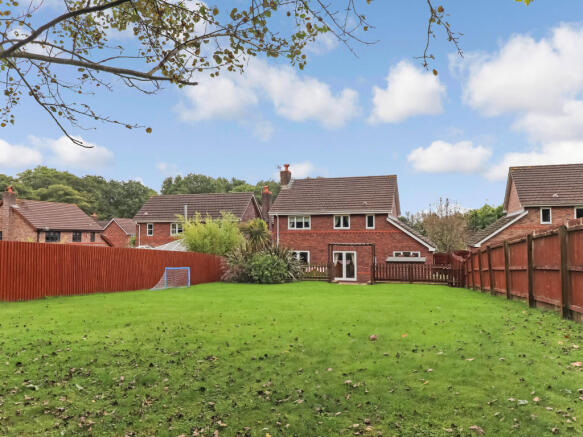 Rear garden 3.JPG