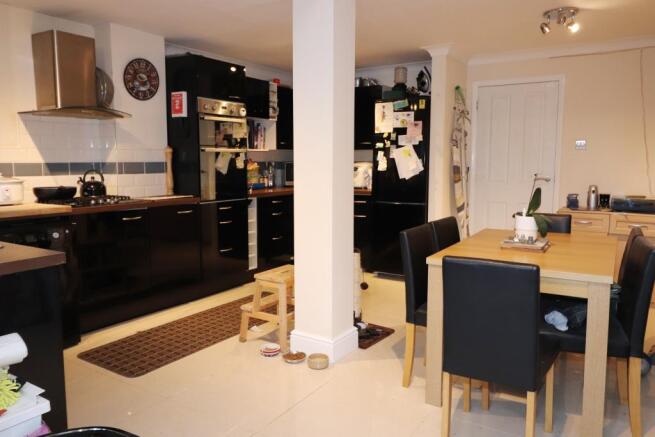ADDITIONAL PHOTO OF KITCHEN/DINER