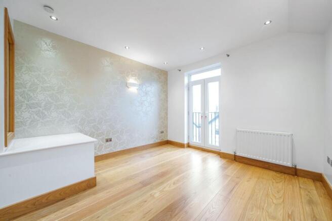 2 bed Flat for sale Image 9
