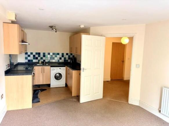 2 bed House to rent Image 9